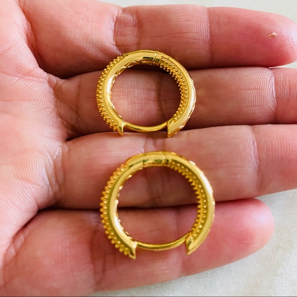 Medium Gold Texture Hoops - Picture 9 of 12